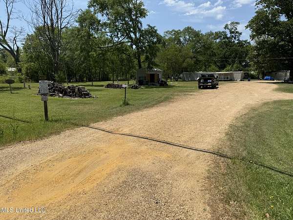 2.5 Acres of Residential Land with Home for Sale in Monticello, Mississippi