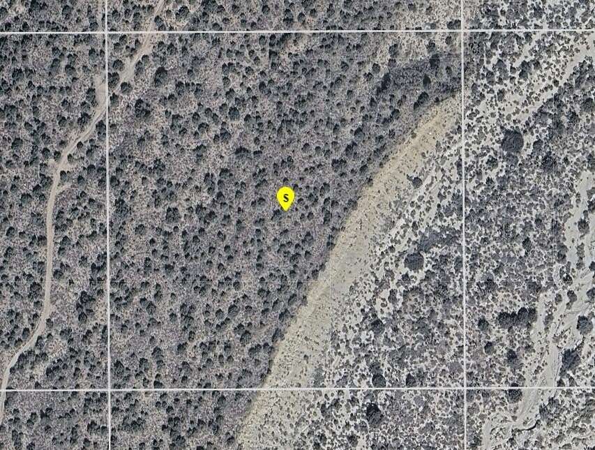 10 Acres of Land for Sale in Llano, California
