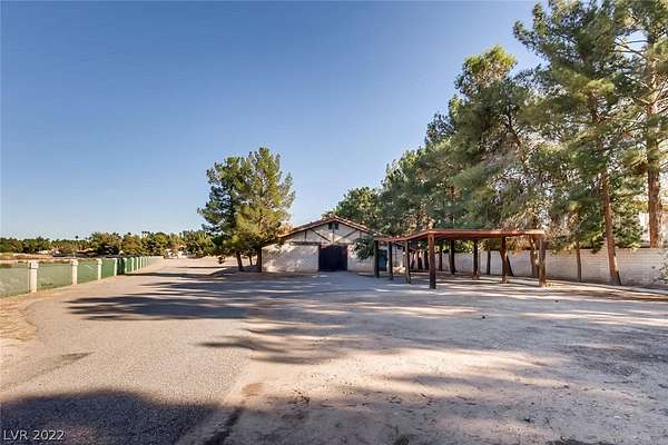 3.9 Acres of Residential Land with Home for Sale in Las Vegas, Nevada