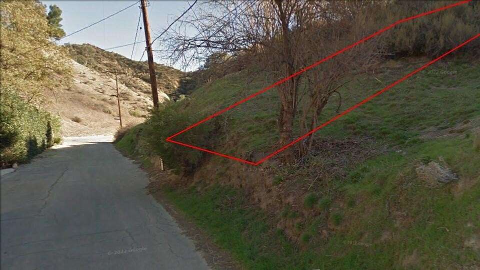 0.11 Acres of Land for Sale in Castaic, California
