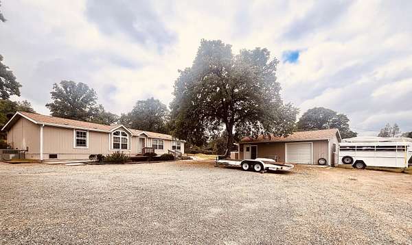 19.3 Acres of Land with Home for Sale in Red Bluff, California