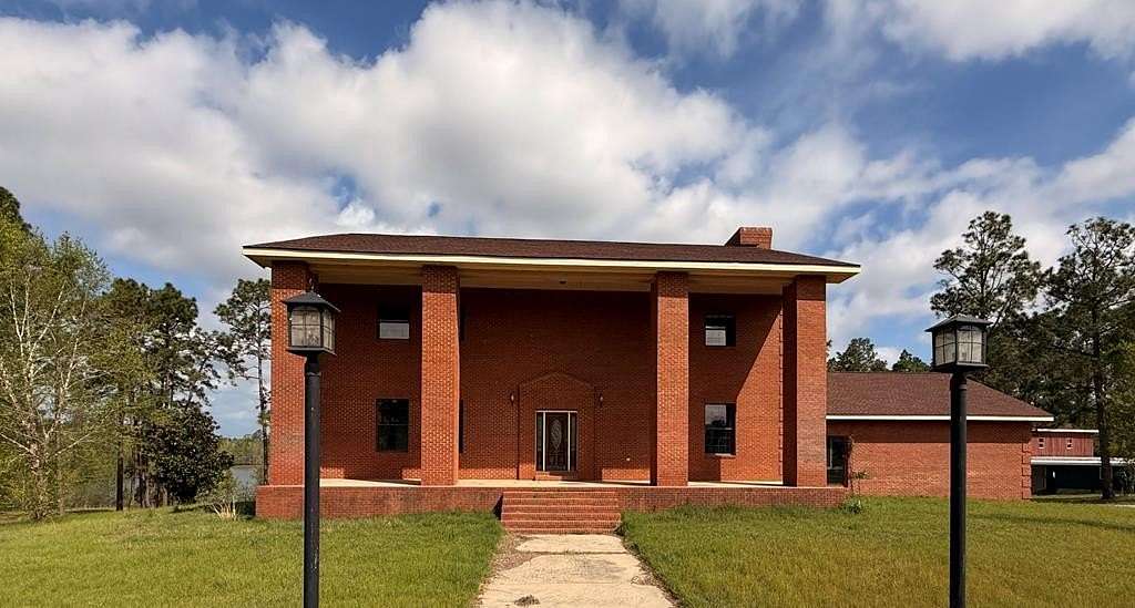 101 Acres of Recreational Land with Home for Sale in Alamo, Georgia