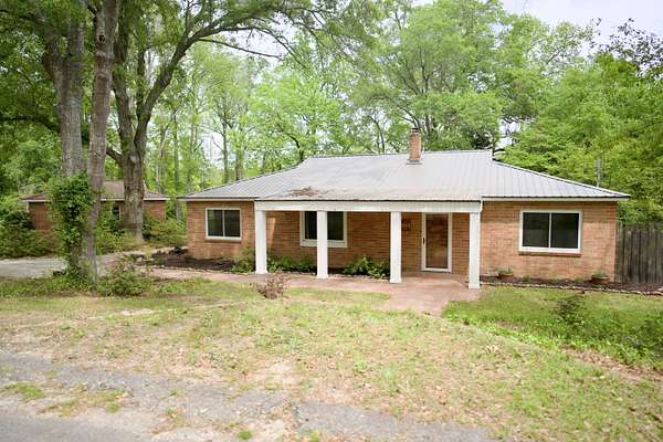 3.6 Acres of Residential Land with Home for Sale in Williston, South Carolina