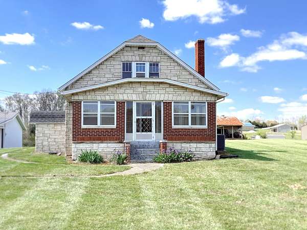 1.66 Acres of Residential Land with Home for Sale in Nancy, Kentucky