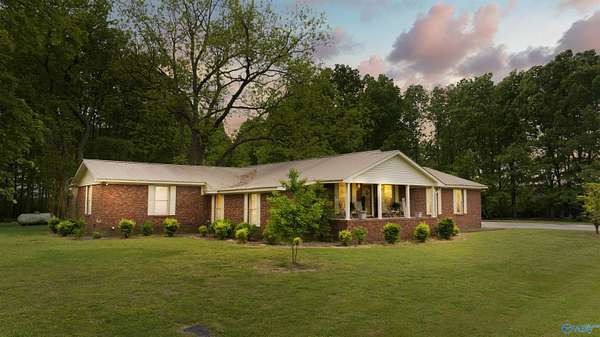 5 Acres of Residential Land with Home for Sale in Fyffe, Alabama