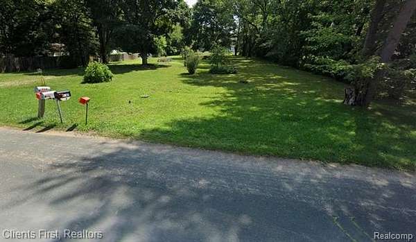 0.81 Acres of Residential Land for Sale in Kalamazoo, Michigan