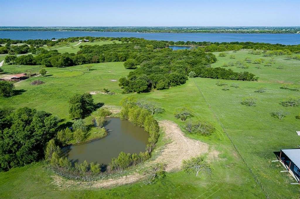 6 Acres of Residential Land for Sale in Valley View, Texas