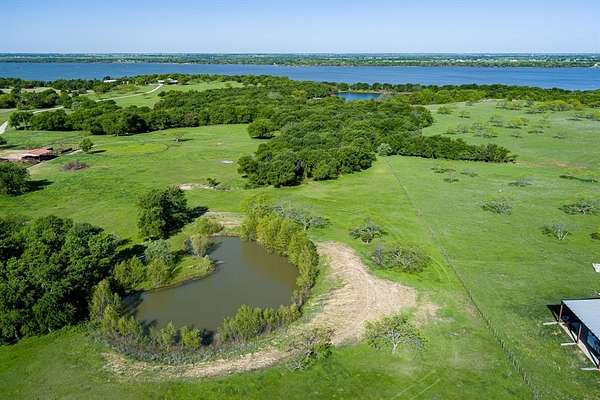 6 Acres of Residential Land for Sale in Valley View, Texas