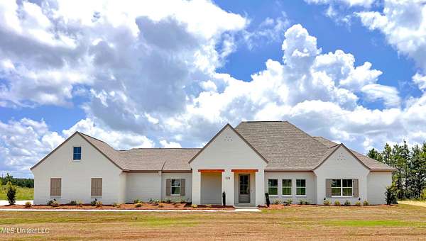 2 Acres of Residential Land with Home for Sale in Brandon, Mississippi