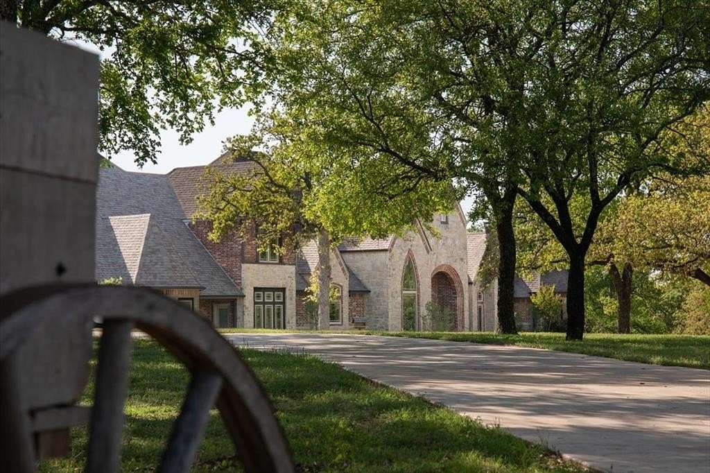 18.5 Acres of Land with Home for Sale in Granbury, Texas