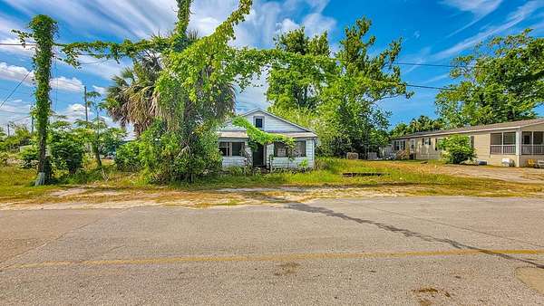 0.14 Acres of Mixed-Use Land for Sale in Port St. Joe, Florida