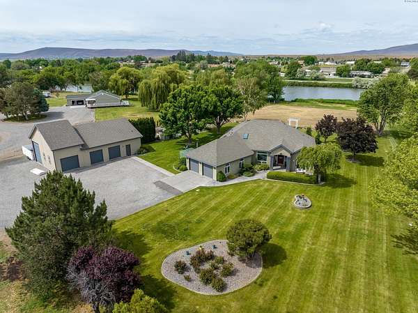 7 Acres of Land with Home for Sale in West Richland, Washington