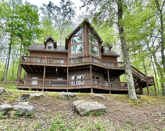 23.5 Acres of Recreational Land with Home for Sale in Burnside, Kentucky