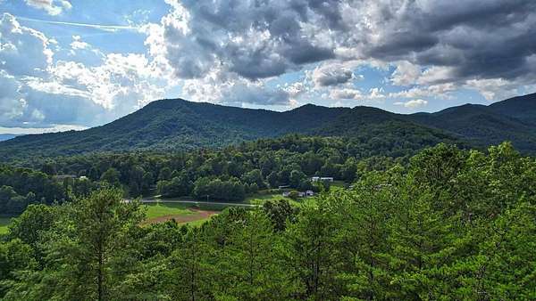 1 Acre of Residential Land for Sale in Hiawassee, Georgia