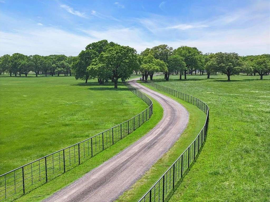 830 Acres of Land for Sale in Scurry, Texas