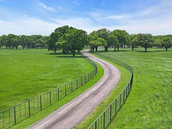 830 Acres of Land for Sale in Scurry, Texas