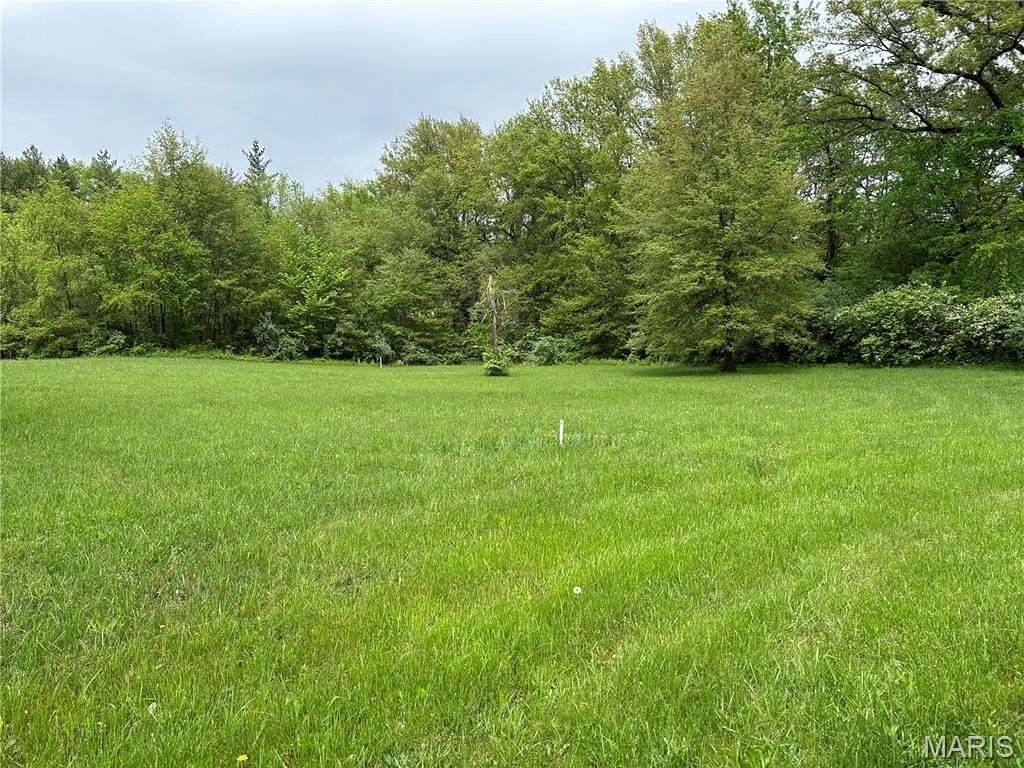 0.39 Acres of Residential Land for Sale in Carlyle, Illinois