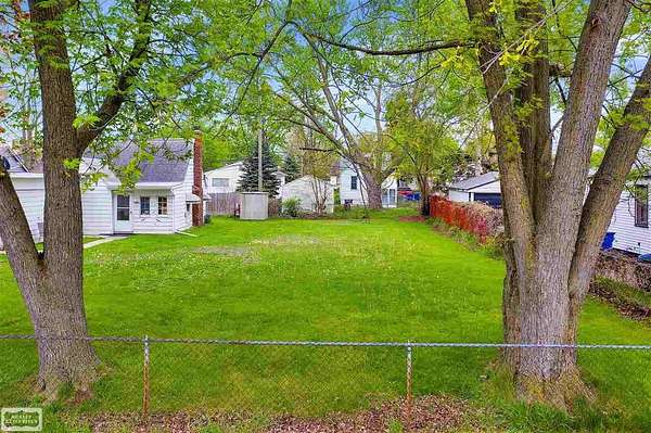 0.11 Acres of Residential Land for Sale in Warren, Michigan