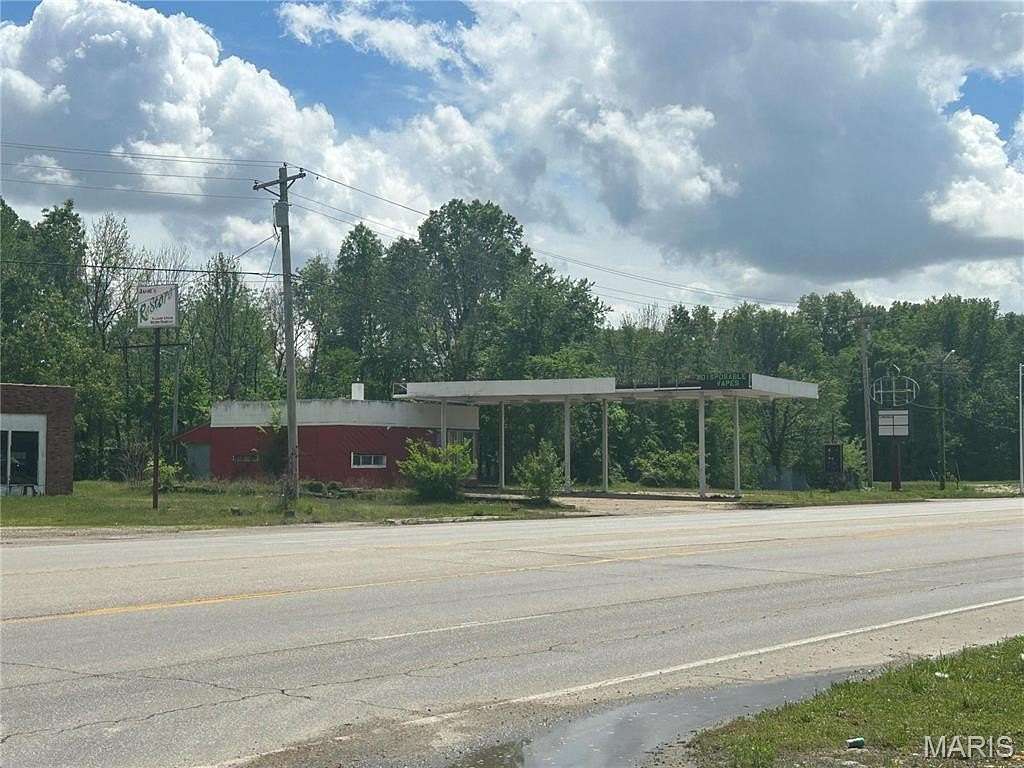 1.5 Acres of Improved Commercial Land for Sale in Poplar Bluff, Missouri