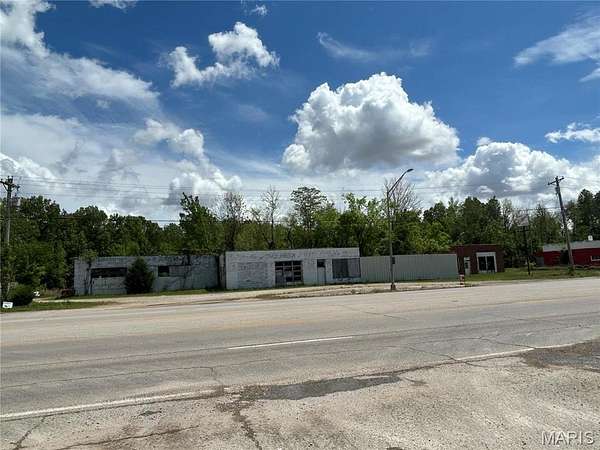 1.74 Acres of Improved Commercial Land for Sale in Poplar Bluff, Missouri