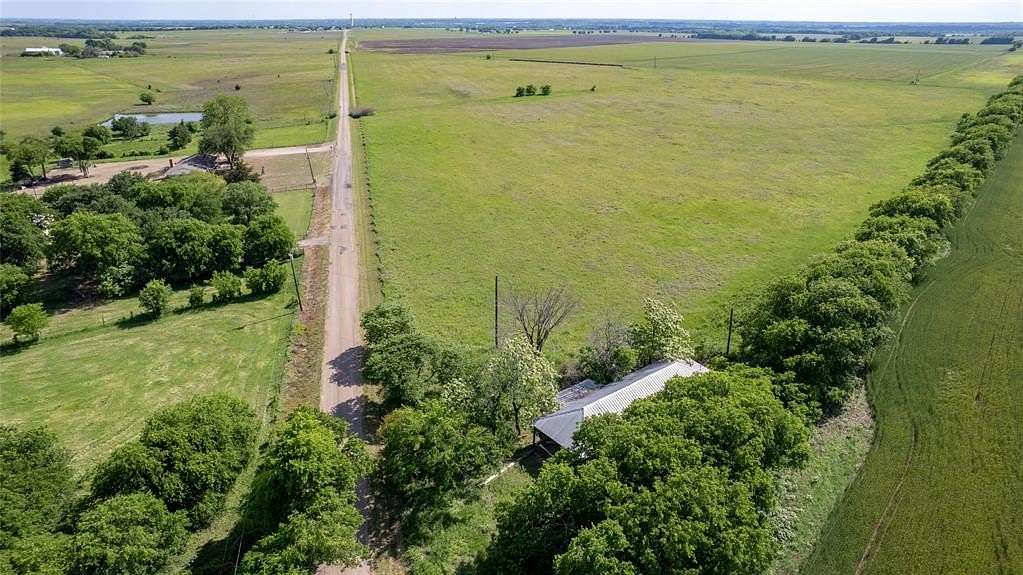 32 Acres of Agricultural Land for Sale in Italy, Texas