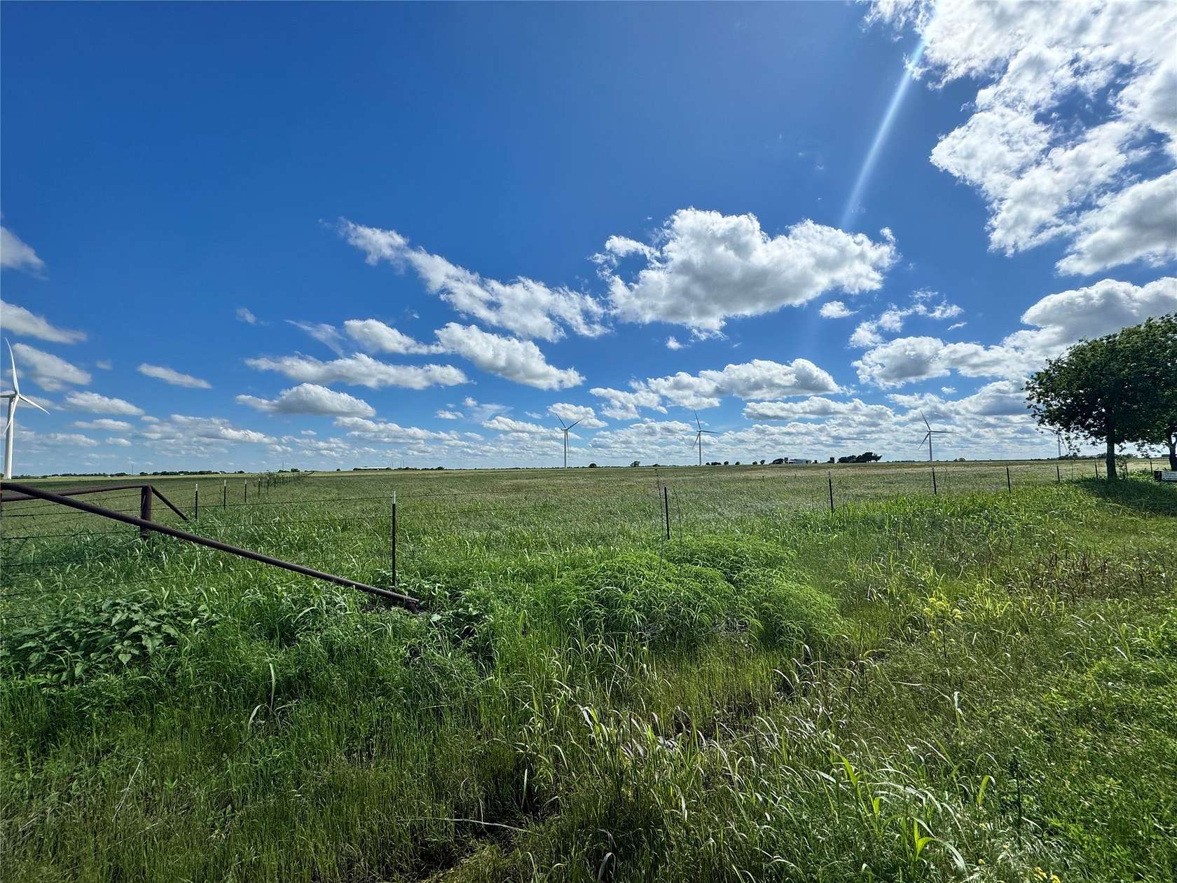 2 Acres of Land for Sale in Muenster, Texas