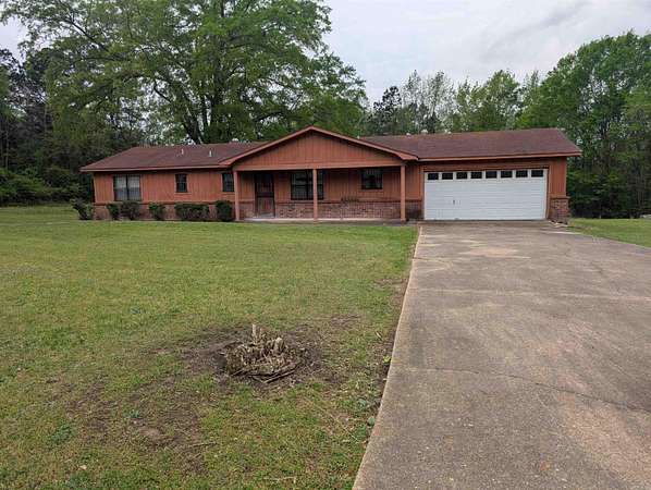 4 Acres of Residential Land with Home for Sale in Camden, Arkansas