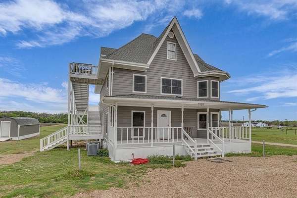 8 Acres of Residential Land with Home for Sale in Waxahachie, Texas