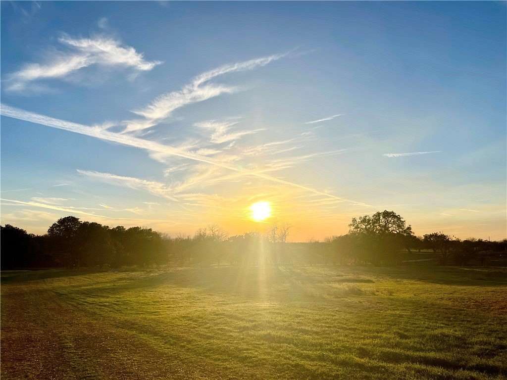 10 Acres of Residential Land for Sale in Gatesville, Texas