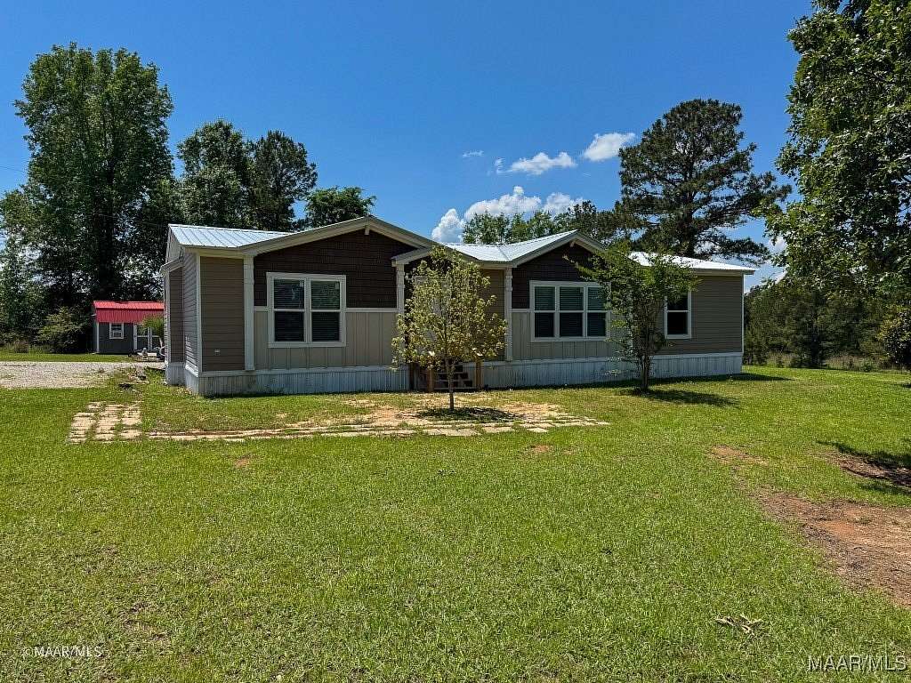 6.3 Acres of Residential Land with Home for Sale in Linden, Alabama