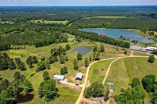 6.3 Acres of Residential Land with Home for Sale in Linden, Alabama