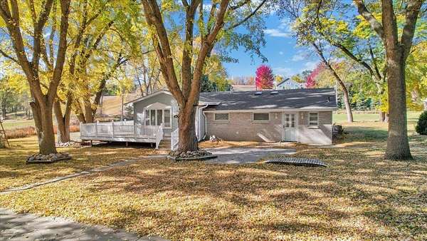 1.53 Acres of Residential Land with Home for Sale in Sioux City, Iowa