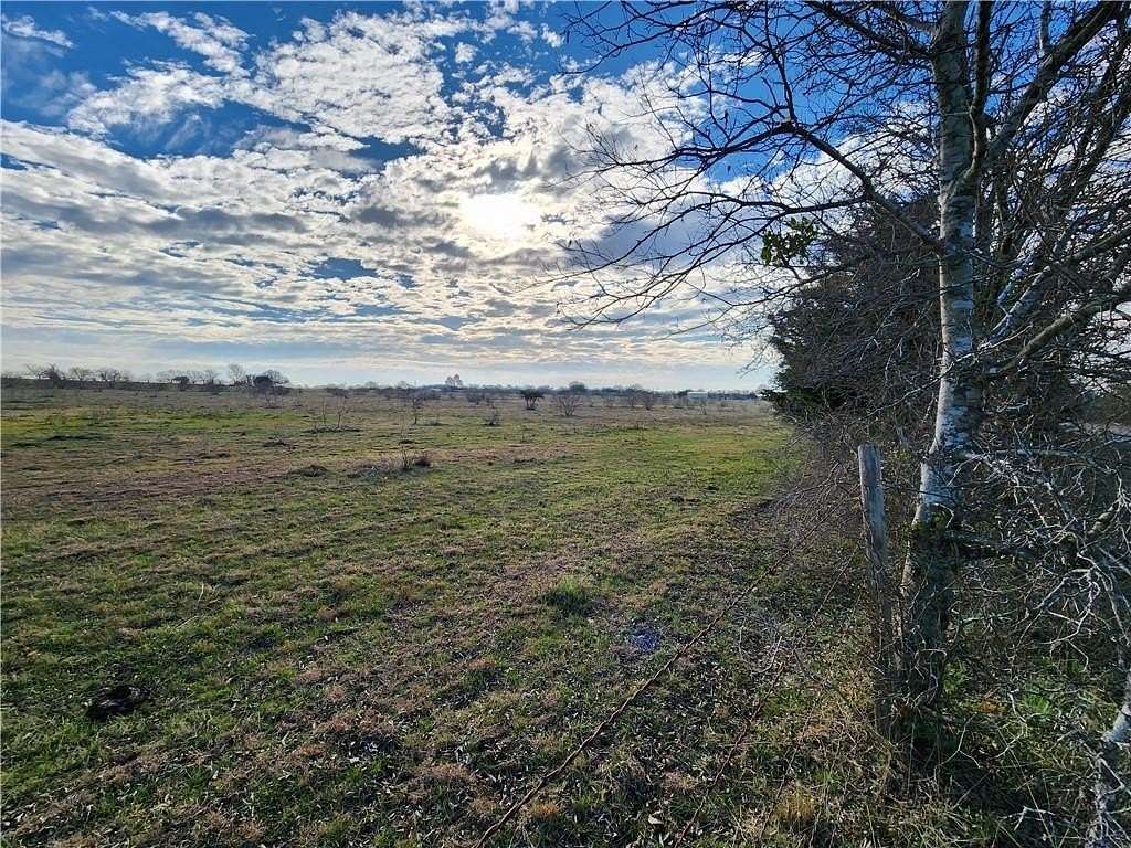10 Acres of Land for Sale in Waco, Texas
