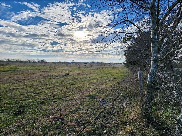 10 Acres of Land for Sale in Waco, Texas