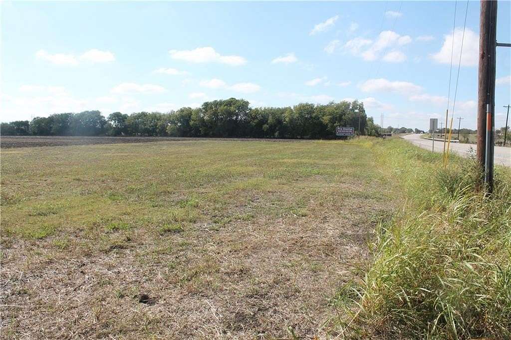 1 Acre of Land for Sale in McGregor, Texas