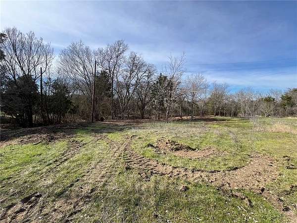 1 Acre of Land for Sale in Moody, Texas