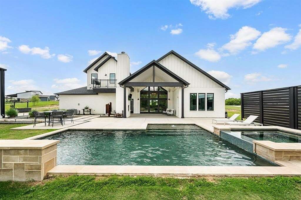 7.35 Acres of Land with Home for Sale in Decatur, Texas