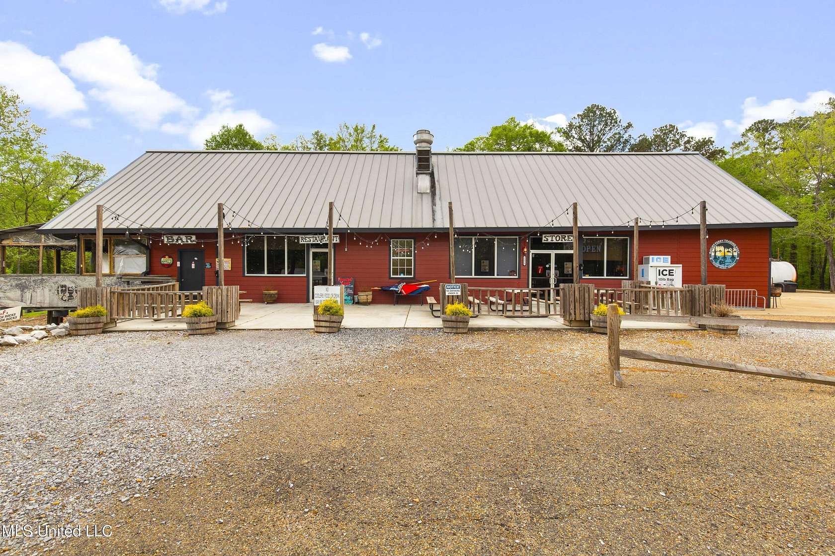 8.5 Acres of Improved Residential Land for Sale in Canton, Mississippi