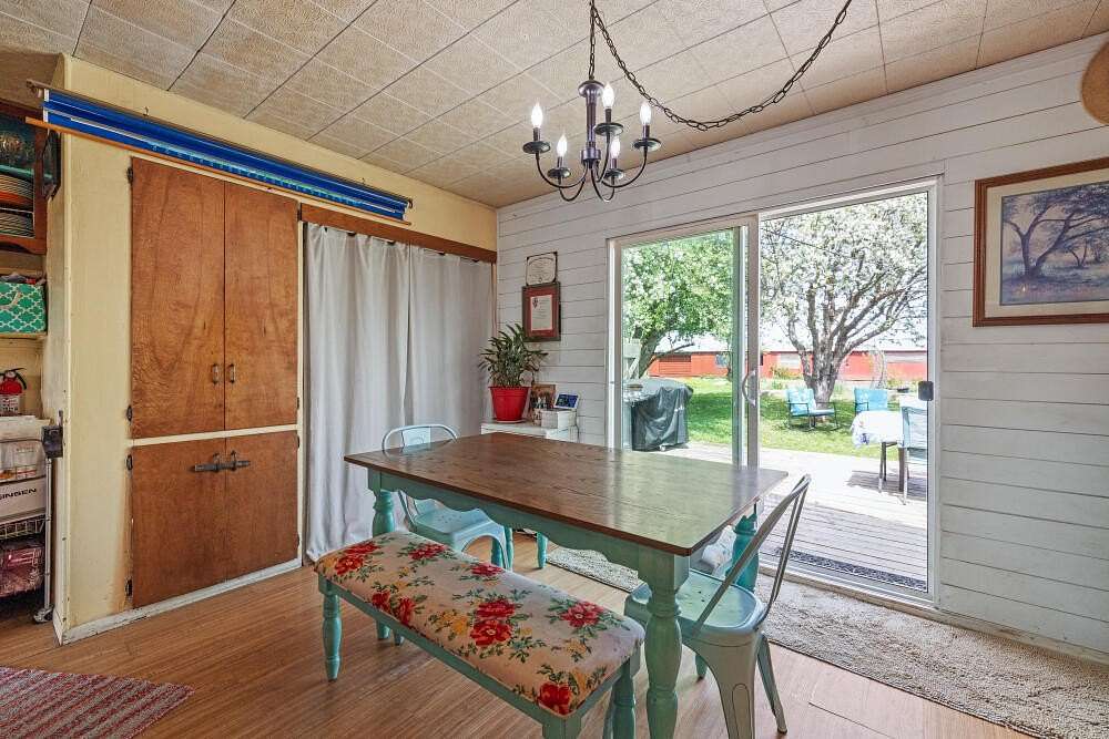 3.5 Acres of Land with Home for Sale in Bonanza, Oregon