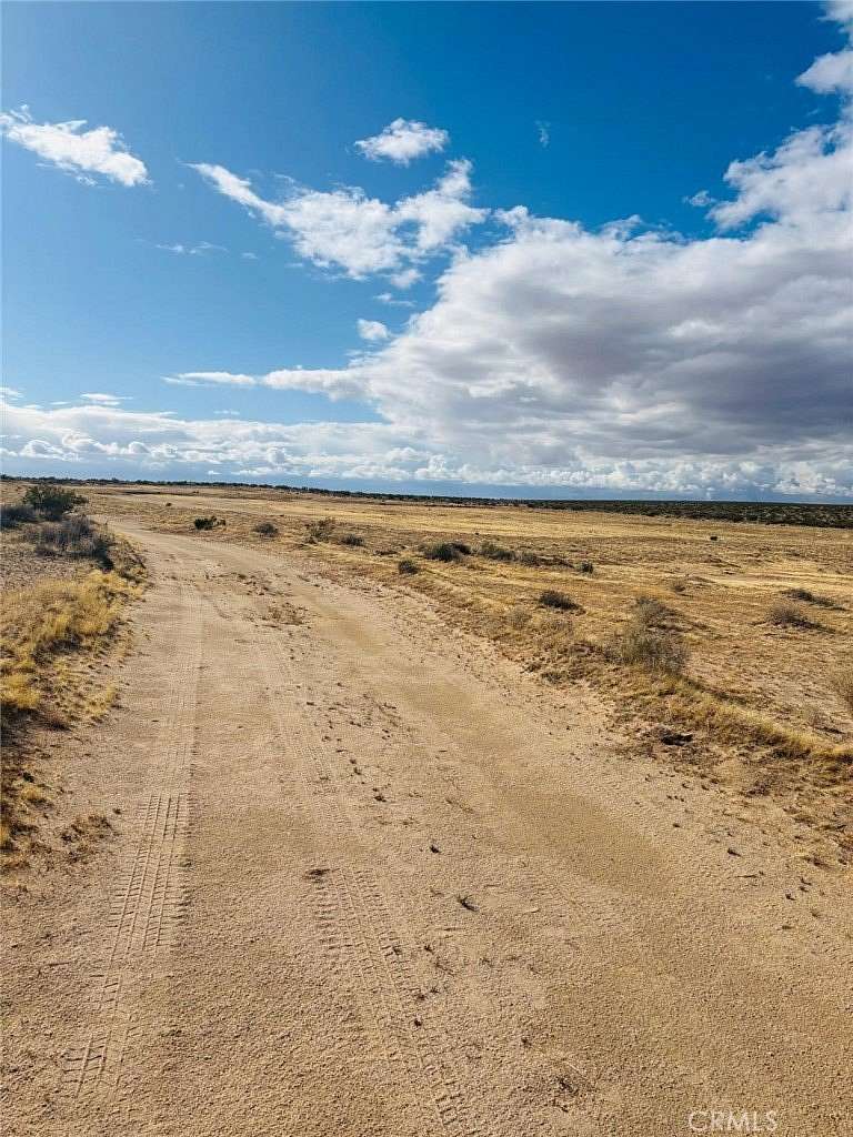 10 Acres of Land for Sale in Hinkley, California