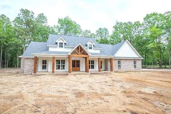 3 Acres of Residential Land with Home for Sale in Starkville, Mississippi