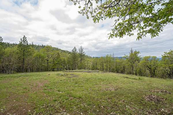 5 Acres of Residential Land for Sale in Shady Cove, Oregon