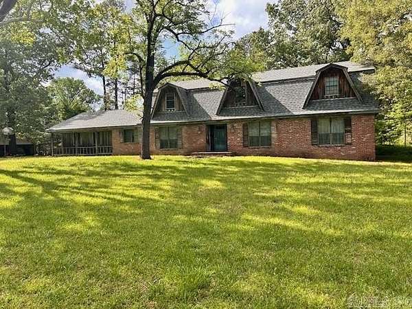 2.79 Acres of Land with Home for Sale in DeWitt, Arkansas