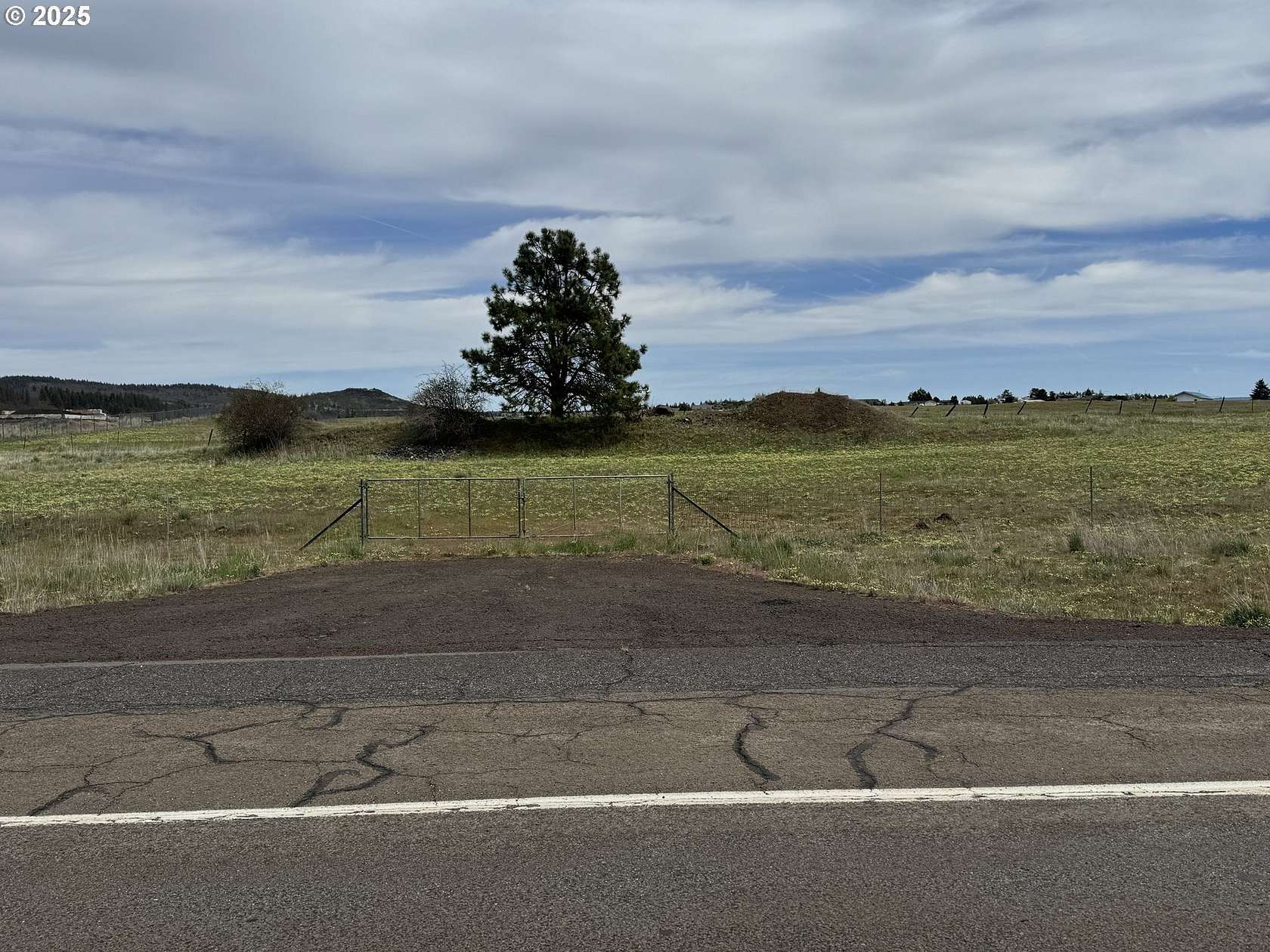 10 Acres of Commercial Land for Sale in Goldendale, Washington