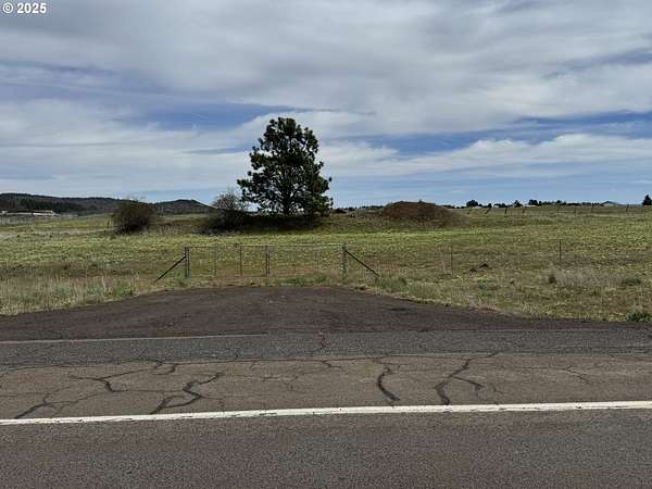 10 Acres of Commercial Land for Sale in Goldendale, Washington