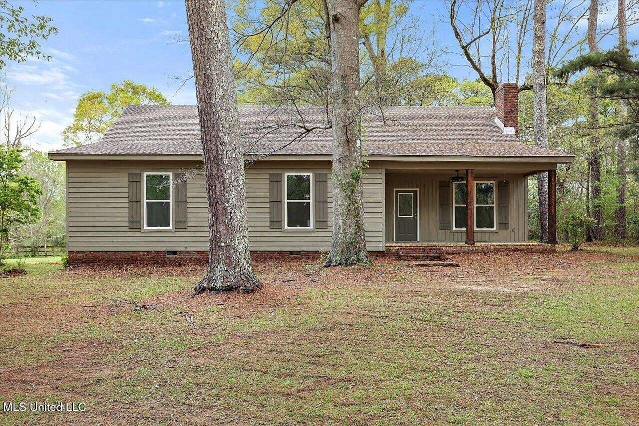 3 Acres of Residential Land with Home for Sale in Magee, Mississippi