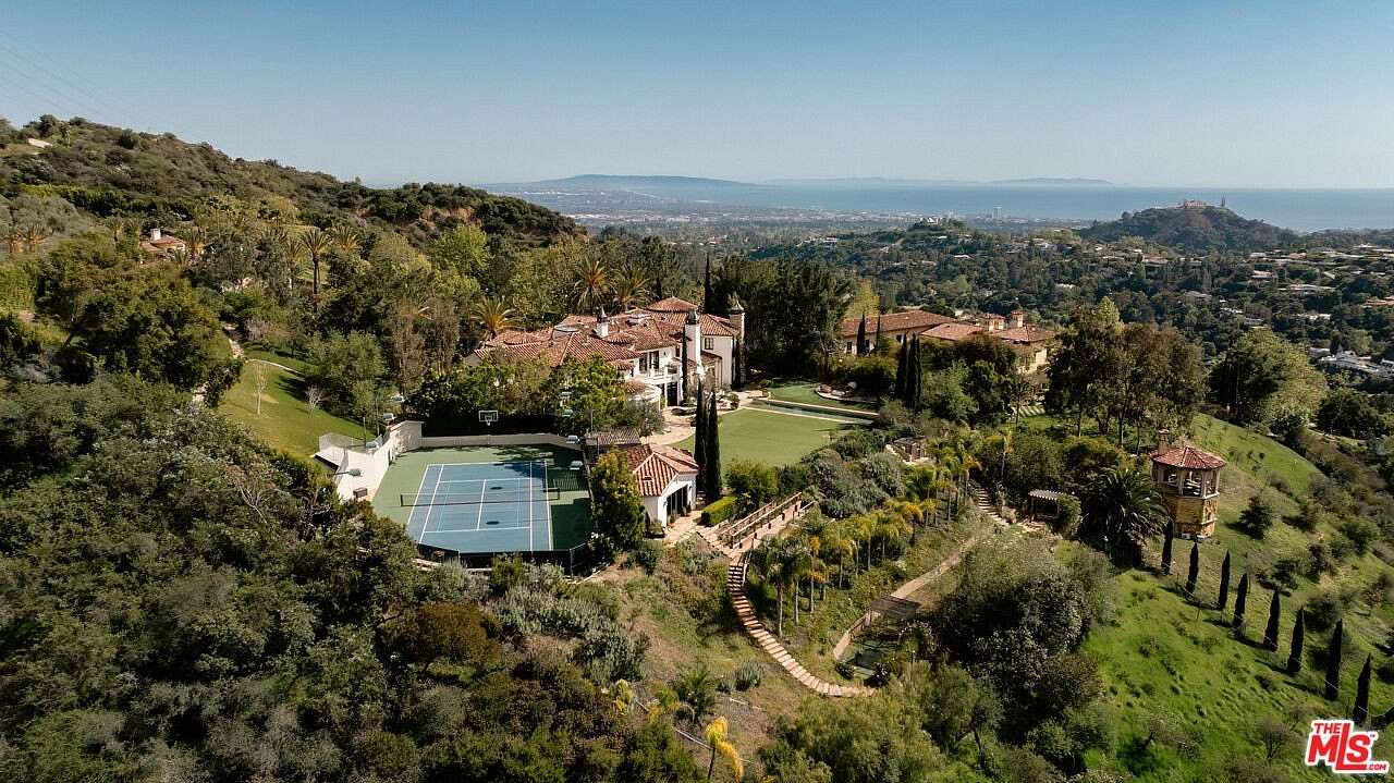 2.47 Acres of Land with Home for Sale in Los Angeles, California