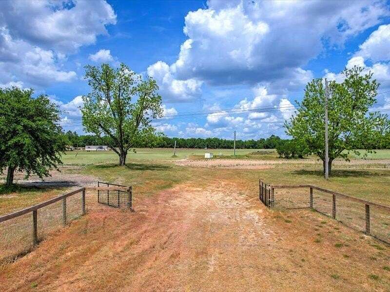 19.5 Acres of Land for Sale in Williston, South Carolina