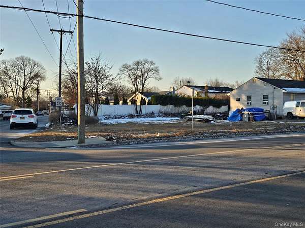 0.16 Acres of Commercial Land for Sale in West Islip, New York