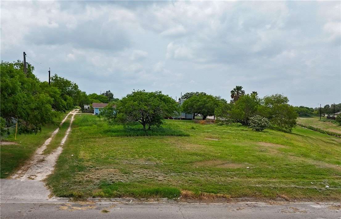 0.49 Acres of Commercial Land for Sale in Kingsville, Texas